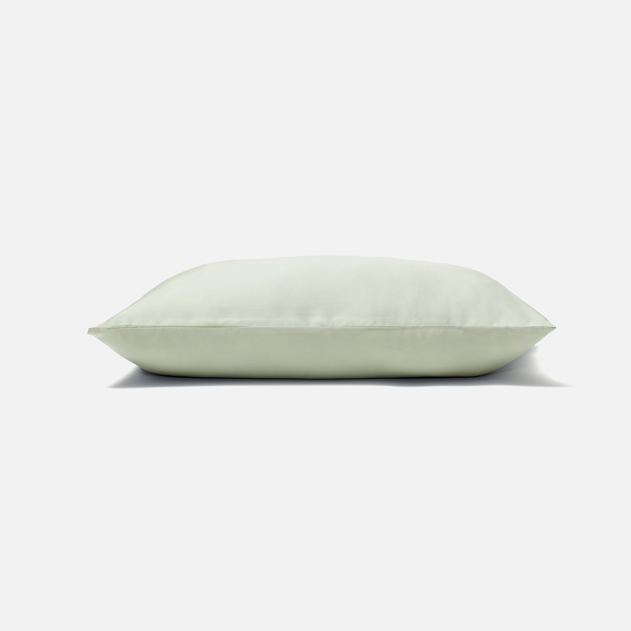 eucalyptus tencel pillowcase in green, breathable and skin-friendly pillowcase for sensitive skin
