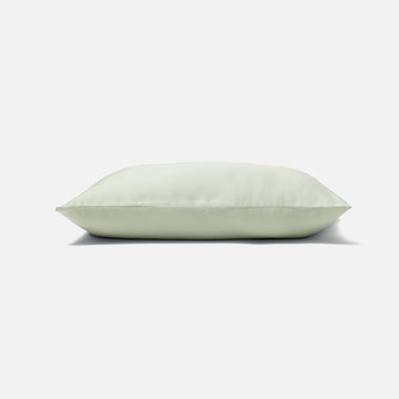 eucalyptus tencel pillowcase in green, breathable and skin-friendly pillowcase for sensitive skin