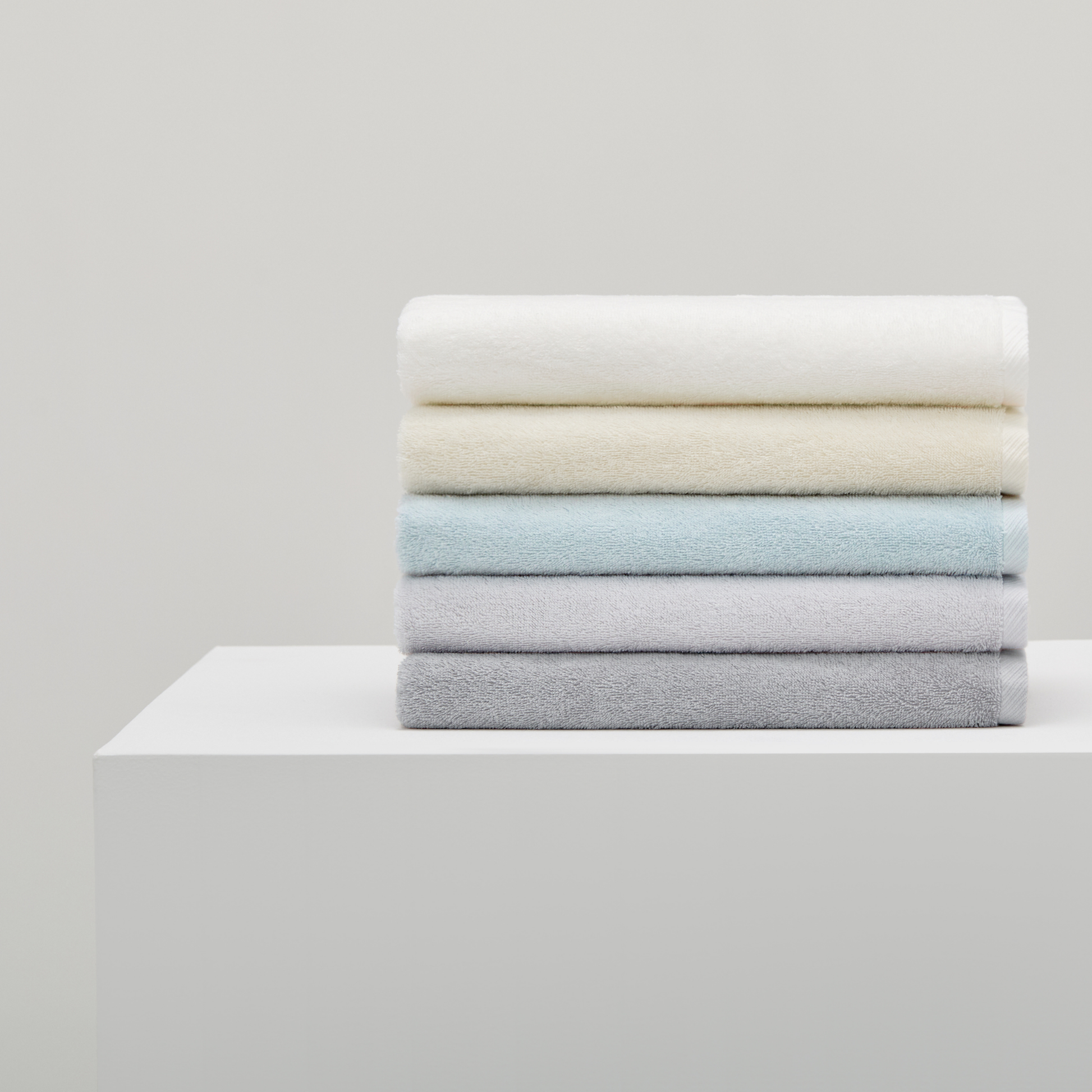 36560c35-1142-47e5-90b3-e2ee03efe43c/bath_towel_all.png
