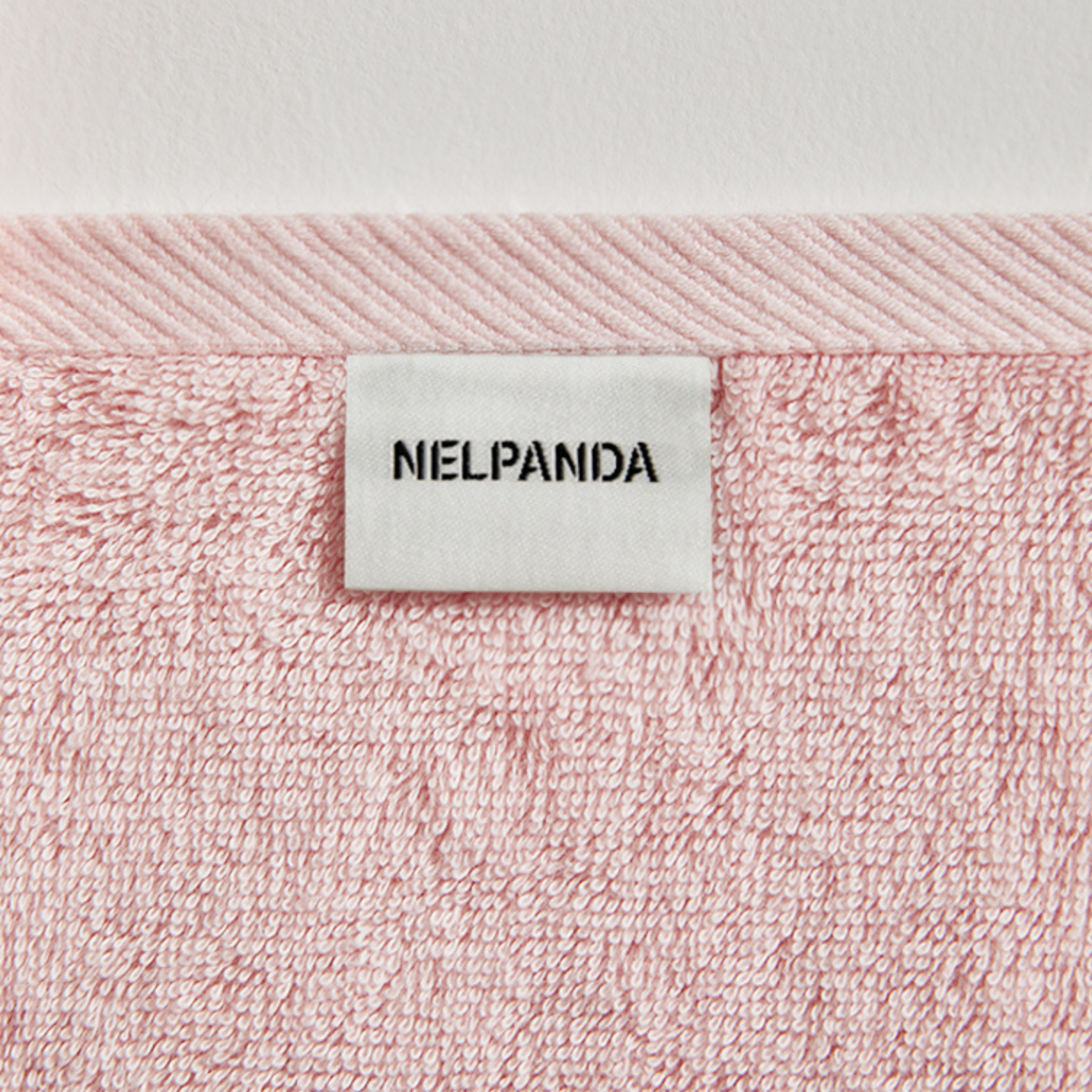 a182aa68-d666-49c1-8ea6-178e2a6d541f/bath_towel_label.png